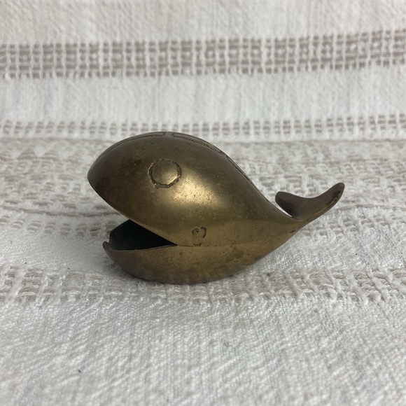 Brass Whale Ashtray - Picture 2 of 8